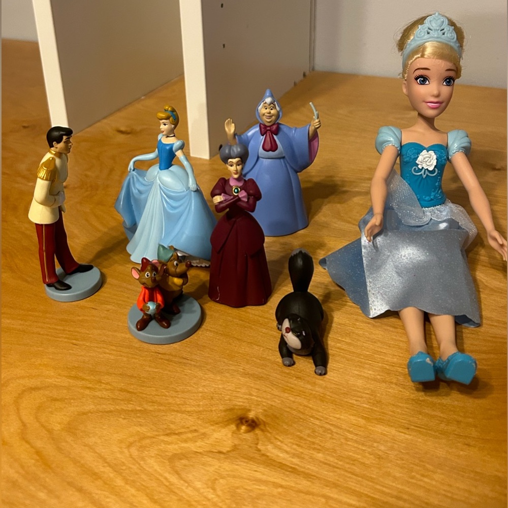 Disney Cinderella playset.